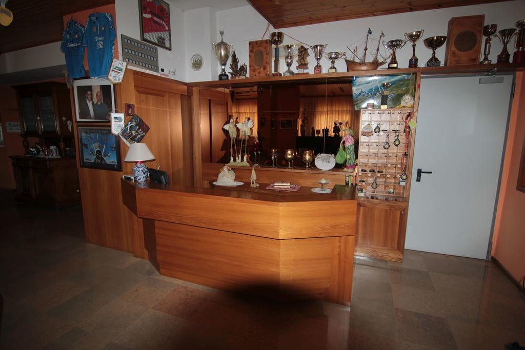Albergo Trieste ตามเบร ดัลปาโก ภายนอก รูปภาพ