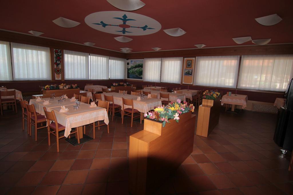 Albergo Trieste ตามเบร ดัลปาโก ภายนอก รูปภาพ